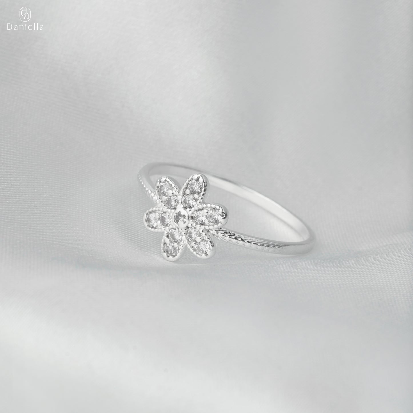 Sterling Silver 925 Lumière Bloom Ring