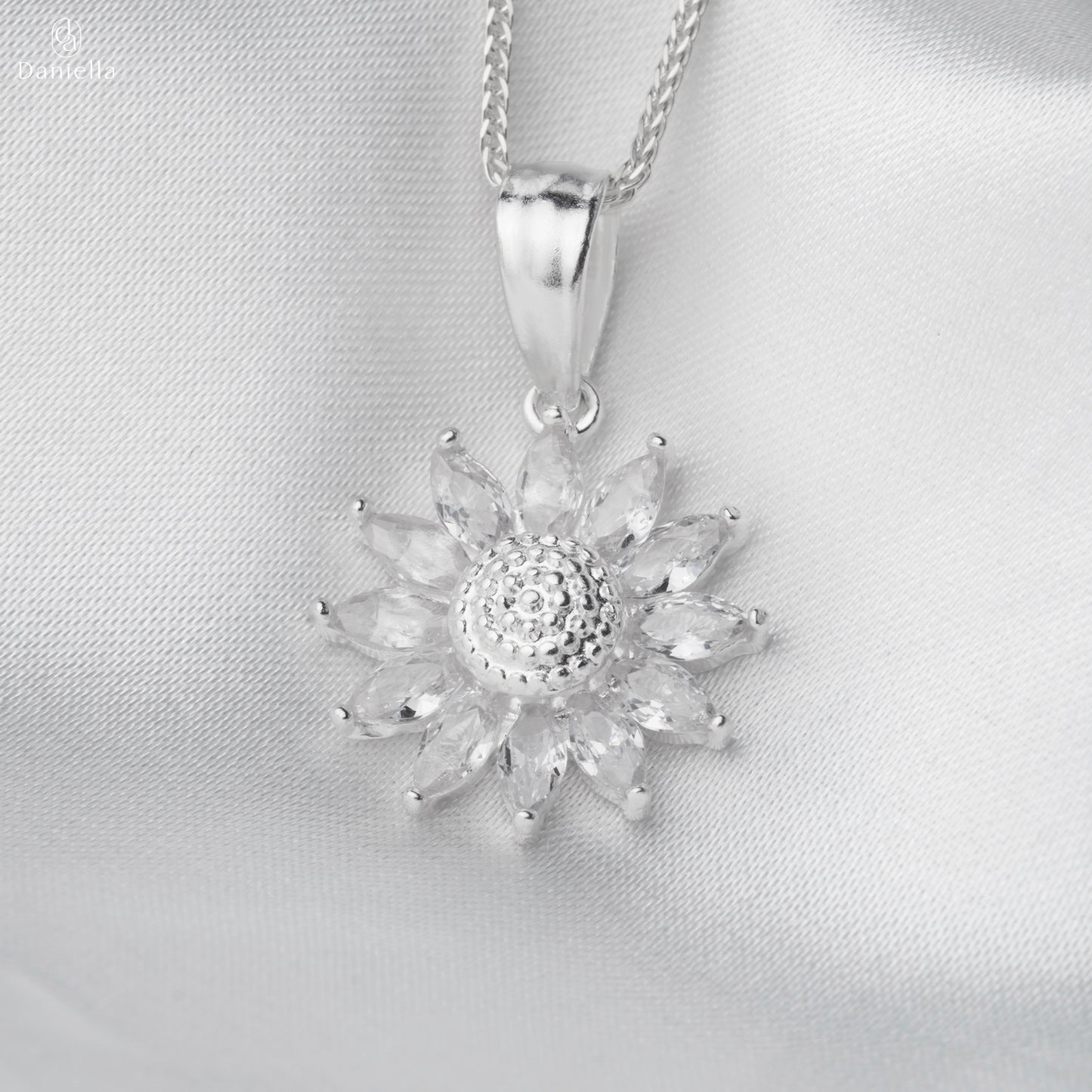 Sterling Silver 925 Chrysanthemum Blossom Pendant (Silver Necklace Included)