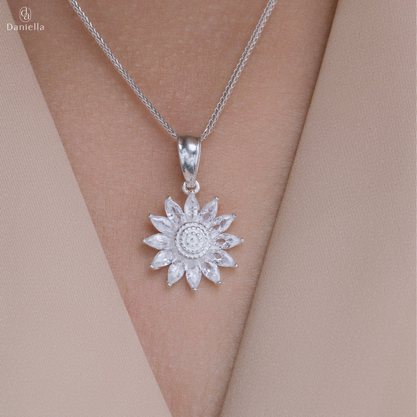 Sterling Silver 925 Chrysanthemum Blossom Pendant (Silver Necklace Included)