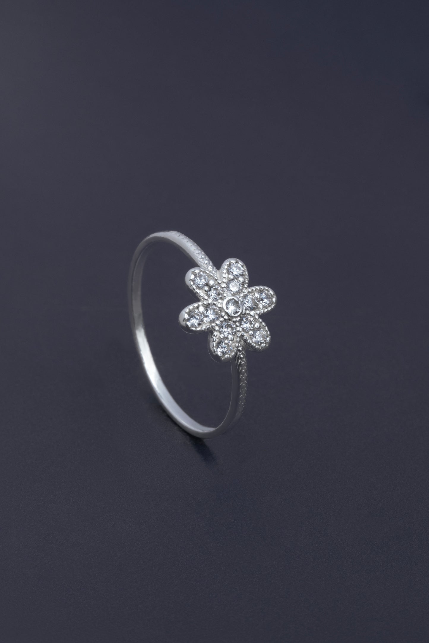 Sterling Silver 925 Lumière Bloom Ring